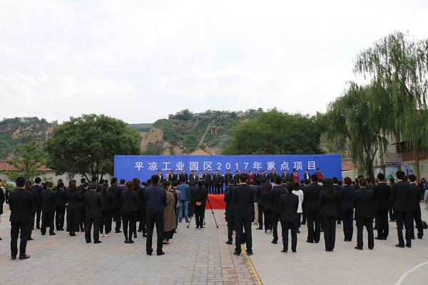 市委副書記、市長王奮彥帶隊(duì)觀摩督查公司項(xiàng)目建設(shè)工作(圖3)