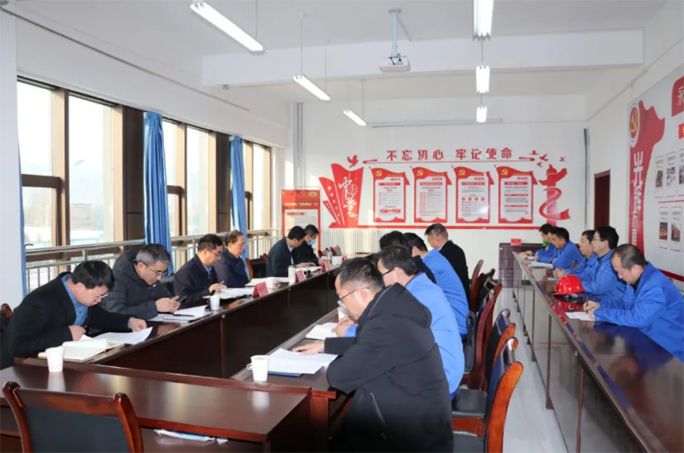 齊鵬調(diào)研市產(chǎn)投集團(tuán)裝備制造企業(yè)(圖4) 齊鵬調(diào)研市產(chǎn)投集團(tuán)裝備制造企業(yè)(圖4)